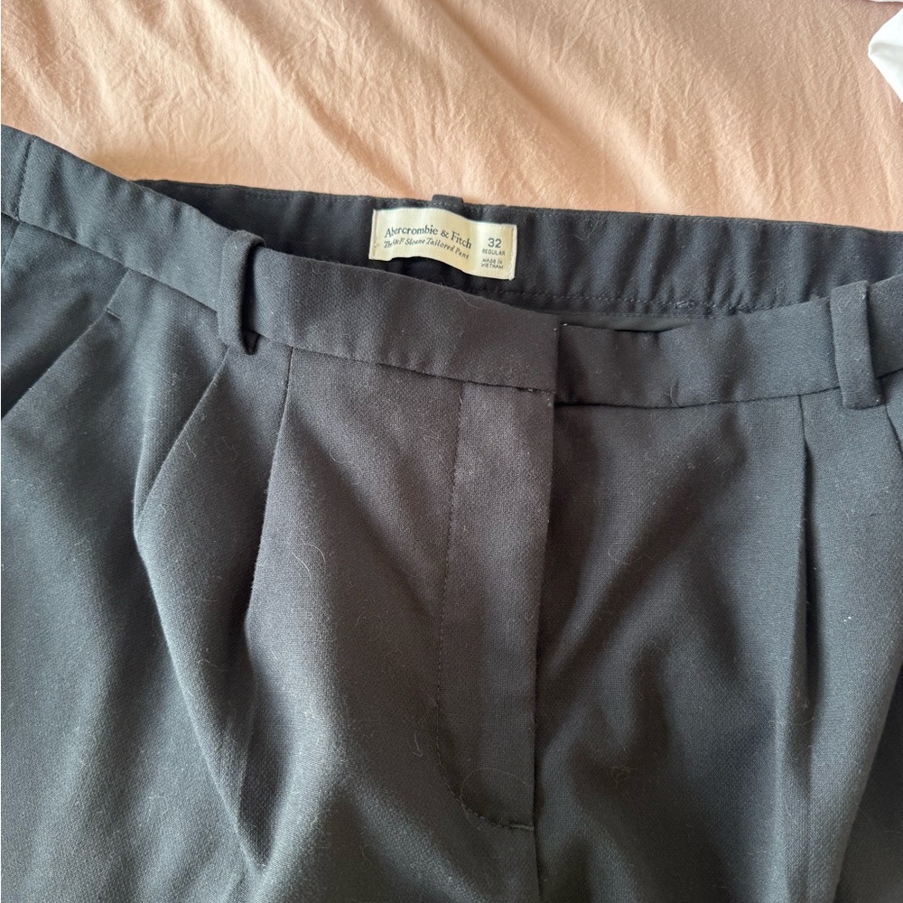 A&F Black Sloane Tailored Pant